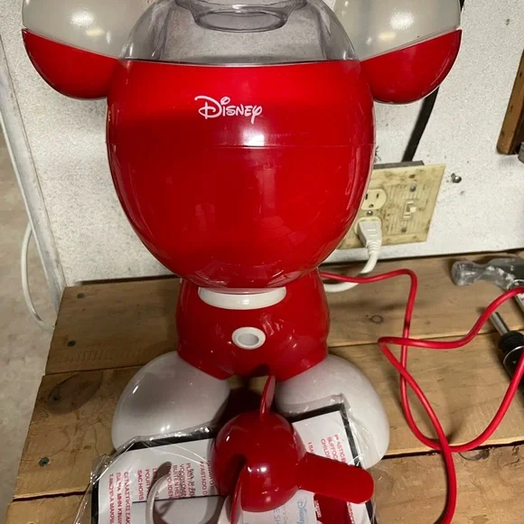 Disney Red and White Ice Shaver - Picture 5 of 5